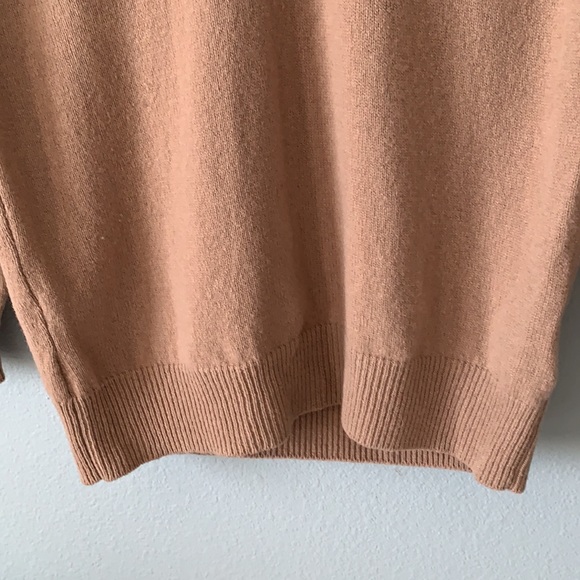 Woolovers tan 100% lambs wool v neck sweater! - Picture 6 of 10